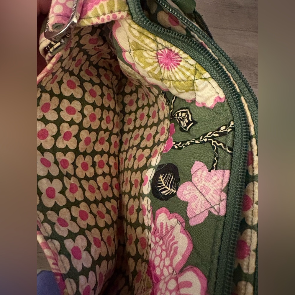 Vera Bradley Crossbody Bag - Picture 5 of 9